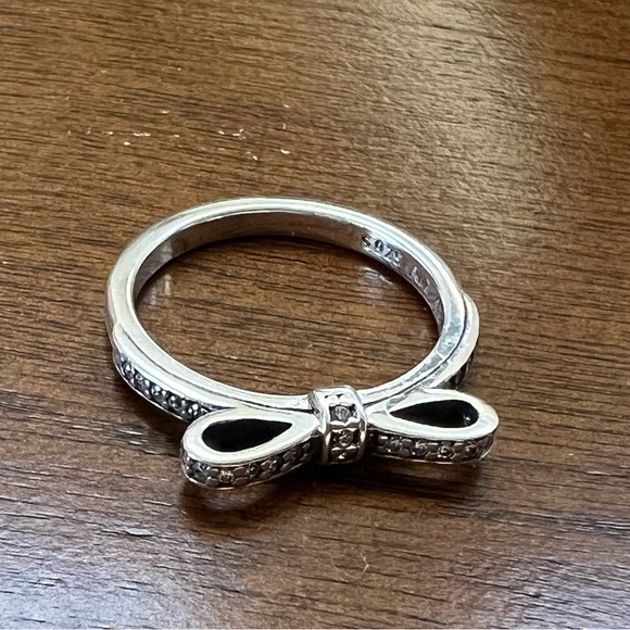 Pandora Sparkling Bow Ring - Picture 2 of 5
